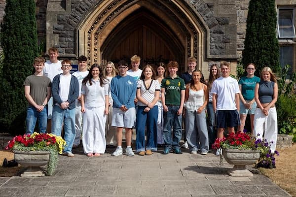 Exceptional (I)GCSE results for Taunton School students