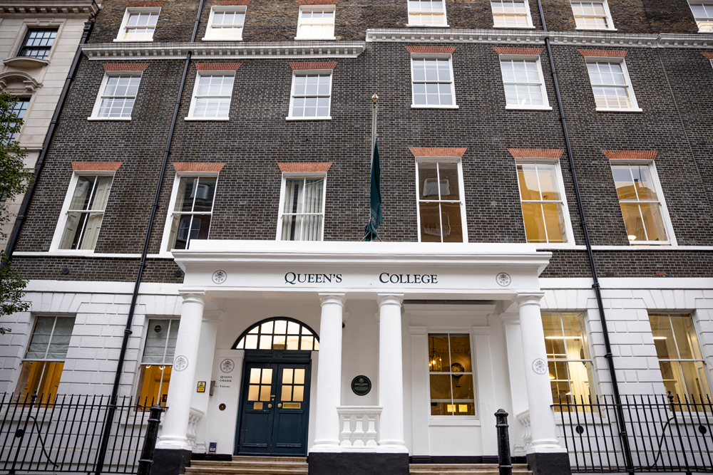 Queen's College, London
